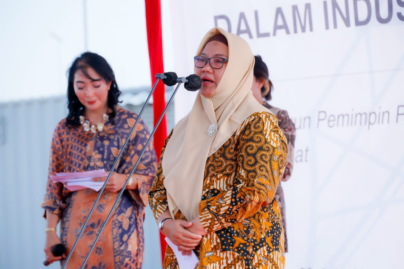 Wabup Gresik Bu Min Dukung Kesetaraan Gender dan Peran Perempuan Dalam Industri Konstruksi di PT. Freeport Indonesia